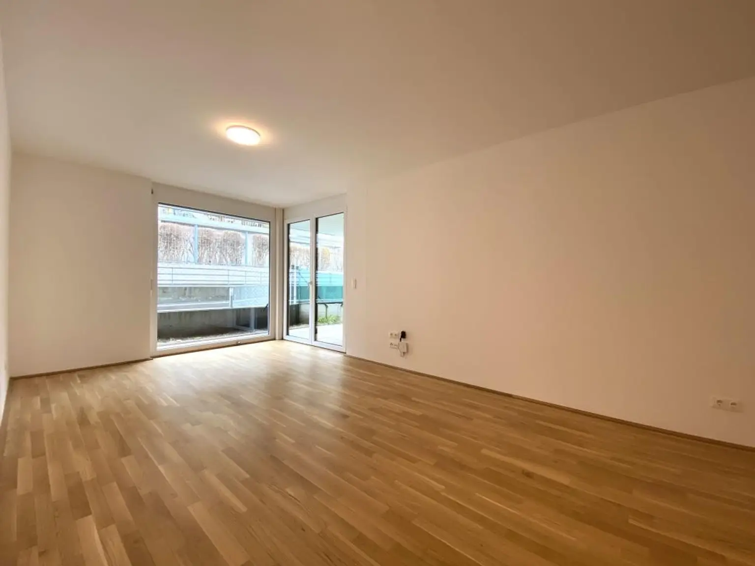 Moderne Terrassenwohnung mit kl. Garten - U6 Nähe!!