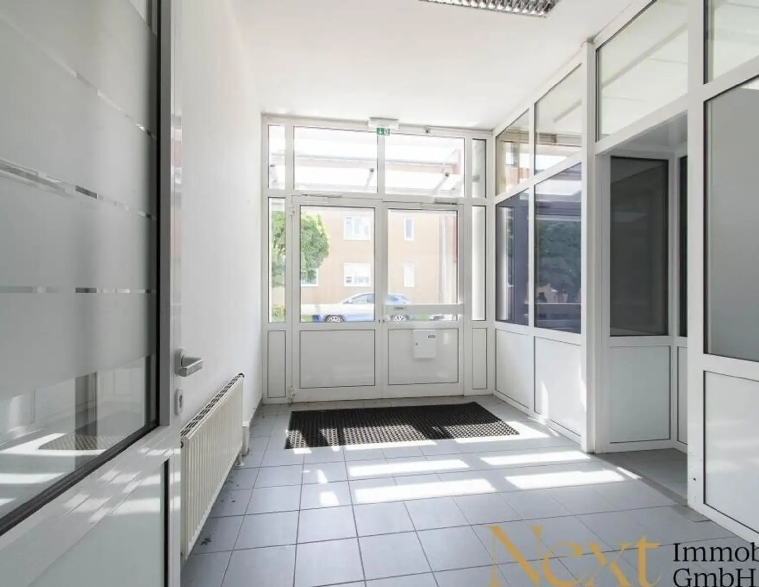 Großzügige 3-geschoßige ca. 1.471,24m² Bürofläche in Trauner Zentrumslage zu vermieten!