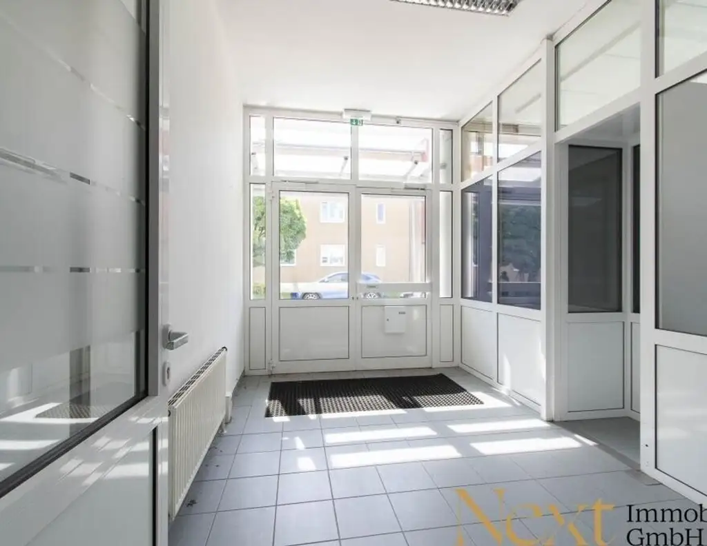 Großzügige 3-geschoßige ca. 1.471,24m² Bürofläche in Trauner Zentrumslage zu vermieten!