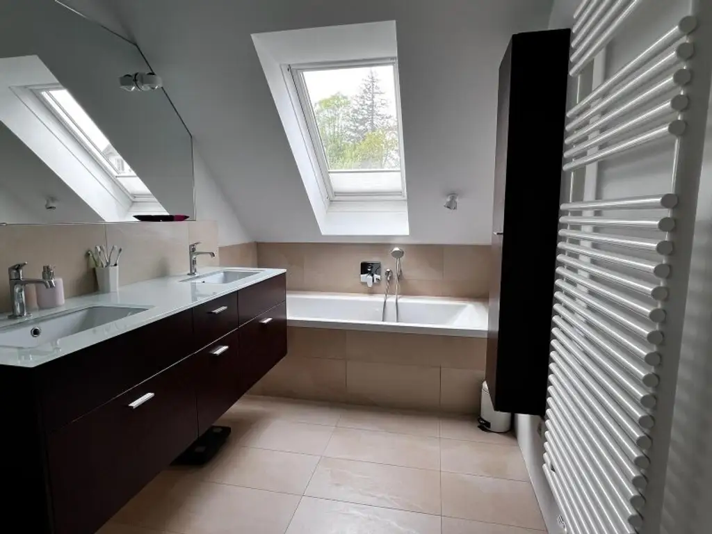 Die perfekte DG-Wohnung im Grünen!