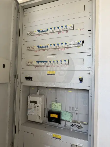 Großes Wohnhaus in Wels!     Besichtigungstermin SA 22.11. 10-12 Uhr!