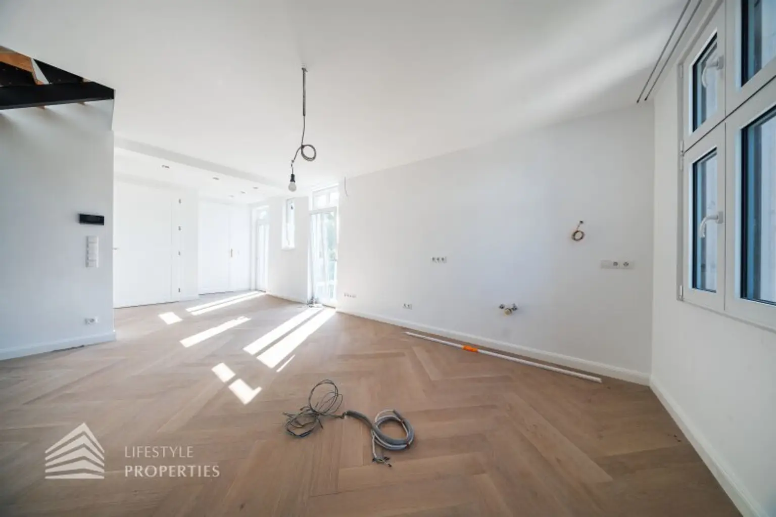 Exklusive 3-Zimmer DG-Wohnung, Nähe Pötzleinsdorfer Schlosspark by Lifestyle Properties, Stock-im-Eisen-Platz 3