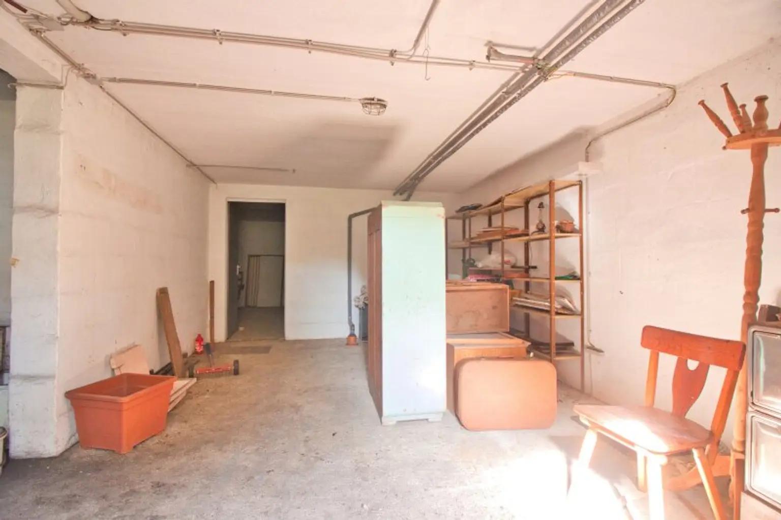 Ebenes Grundstück in ruhiger Sackgasse | sanierungsbedürftiges Einfamilienhaus mit idyllischer Garten | rd. 180 m² verbaubar