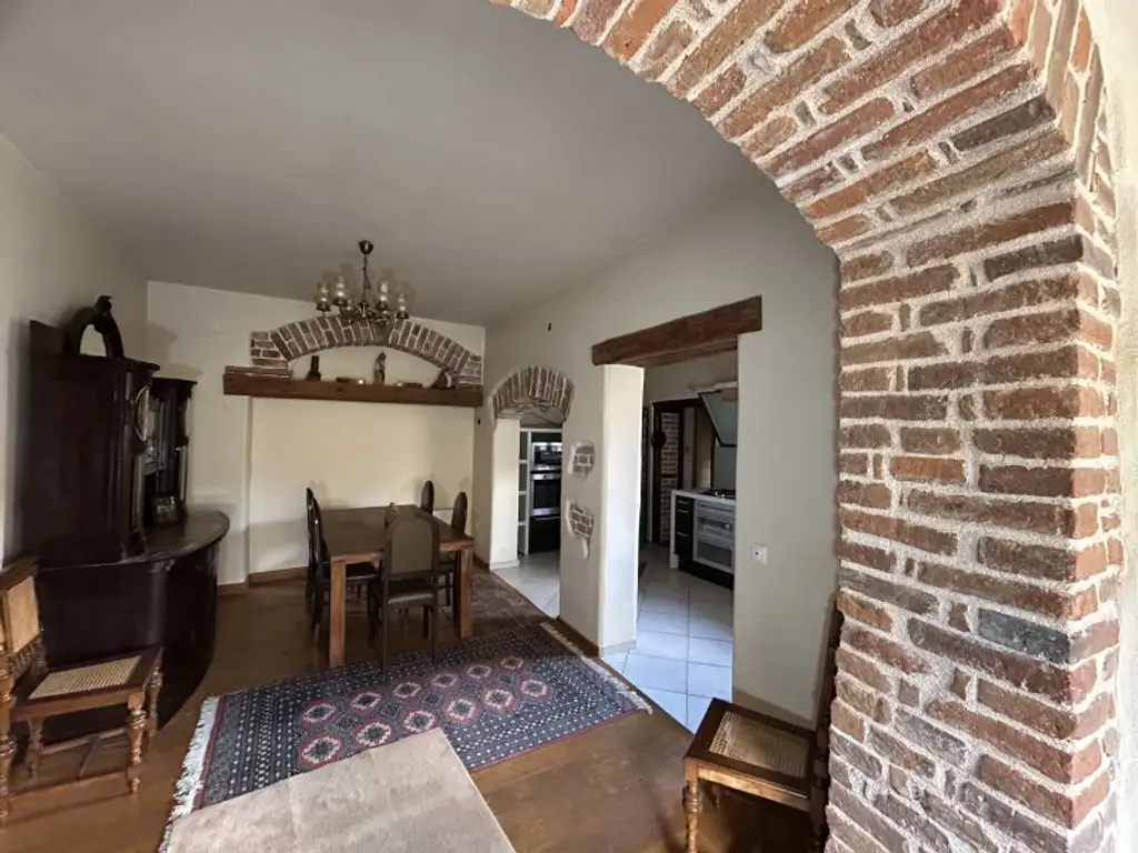 +++ Historisches Mehrfamilienhaus mit Charakter und Potenzial – eines der ältesten Gebäude Kőszegs! +++