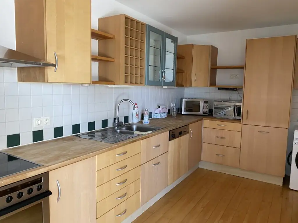 Schöne, große Wohnung in super Aussichtslage