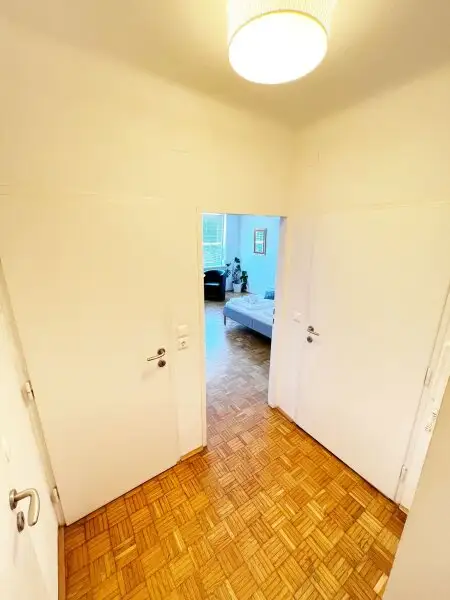 Helle Citywohnung mit Ausblick – Möbliertes 1-Zimmer-Apartment nahe Naschmarkt