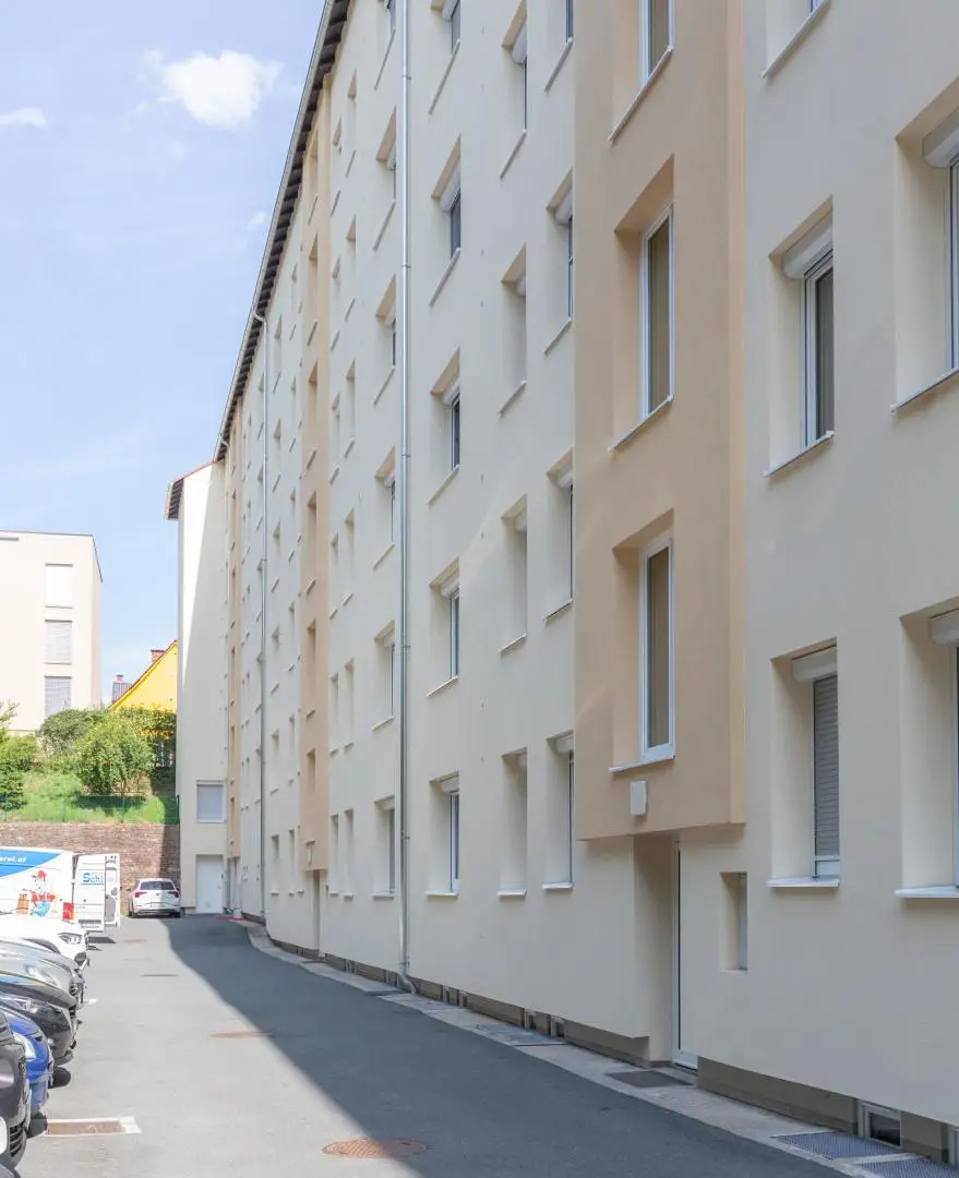 Großzügig. Grün. Und ganz nach Ihrem Geschmack. Kachelofen-Flair inklusive.