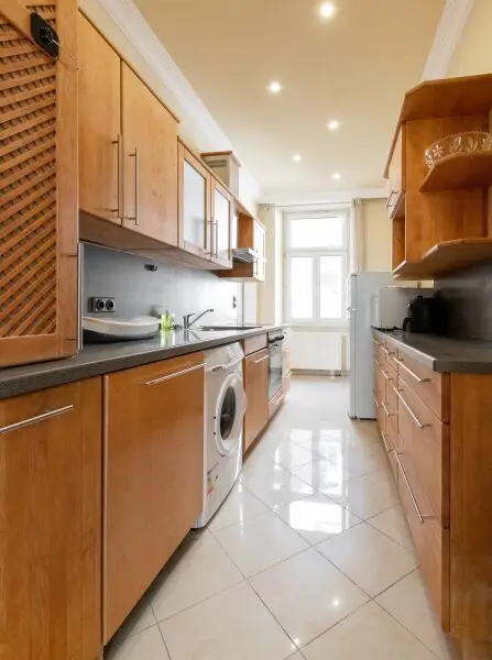 TOP ANGEBOT! Helle 3-Zi.-Altbauwohnung mit zukünftigen Balkon!