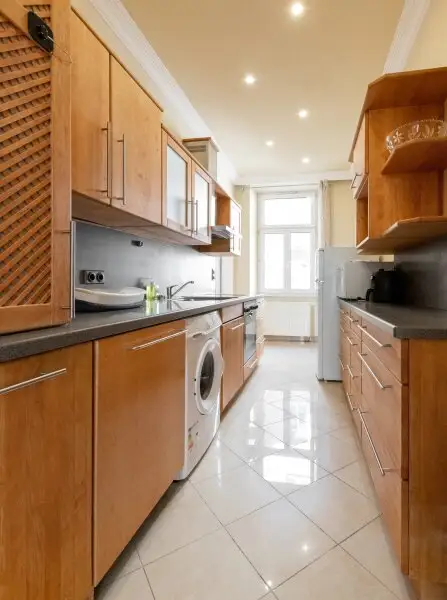 TOP ANGEBOT! Helle 3-Zi.-Altbauwohnung mit zukünftigen Balkon!