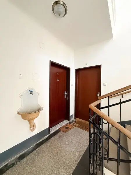 Helle 2-Zimmerwohnung im 23.Wiener Gemeindebezirk zu vermieten | OHNE Lift; 2.OG
