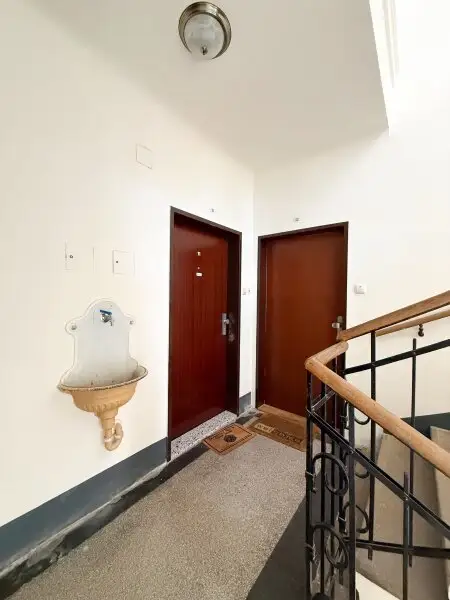 Helle 2-Zimmerwohnung im 23.Wiener Gemeindebezirk zu vermieten | OHNE Lift; 2.OG