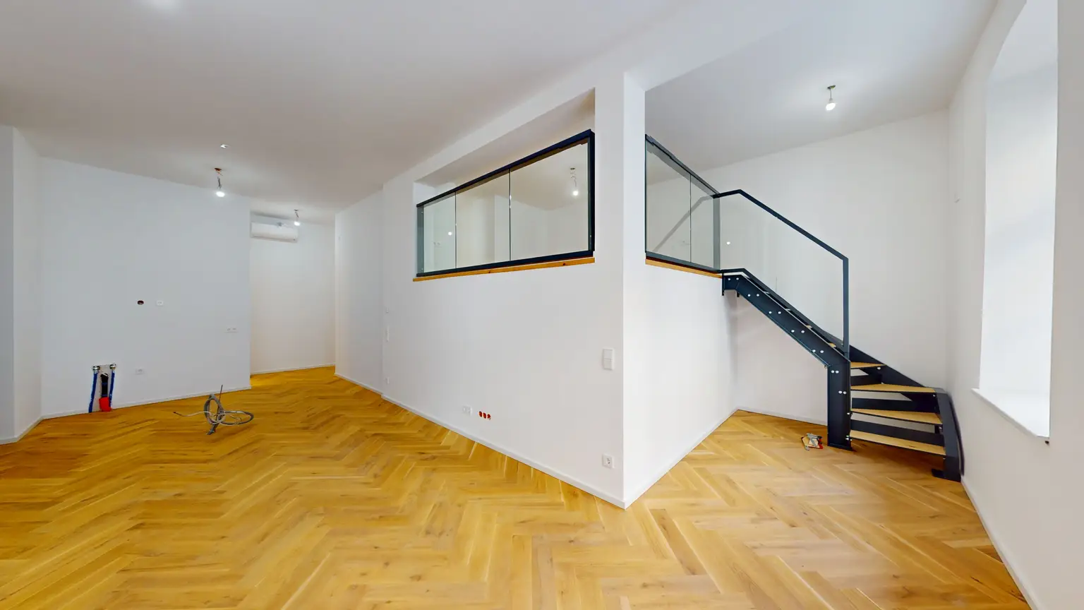 Loft-Charakter mit Glasgalerie