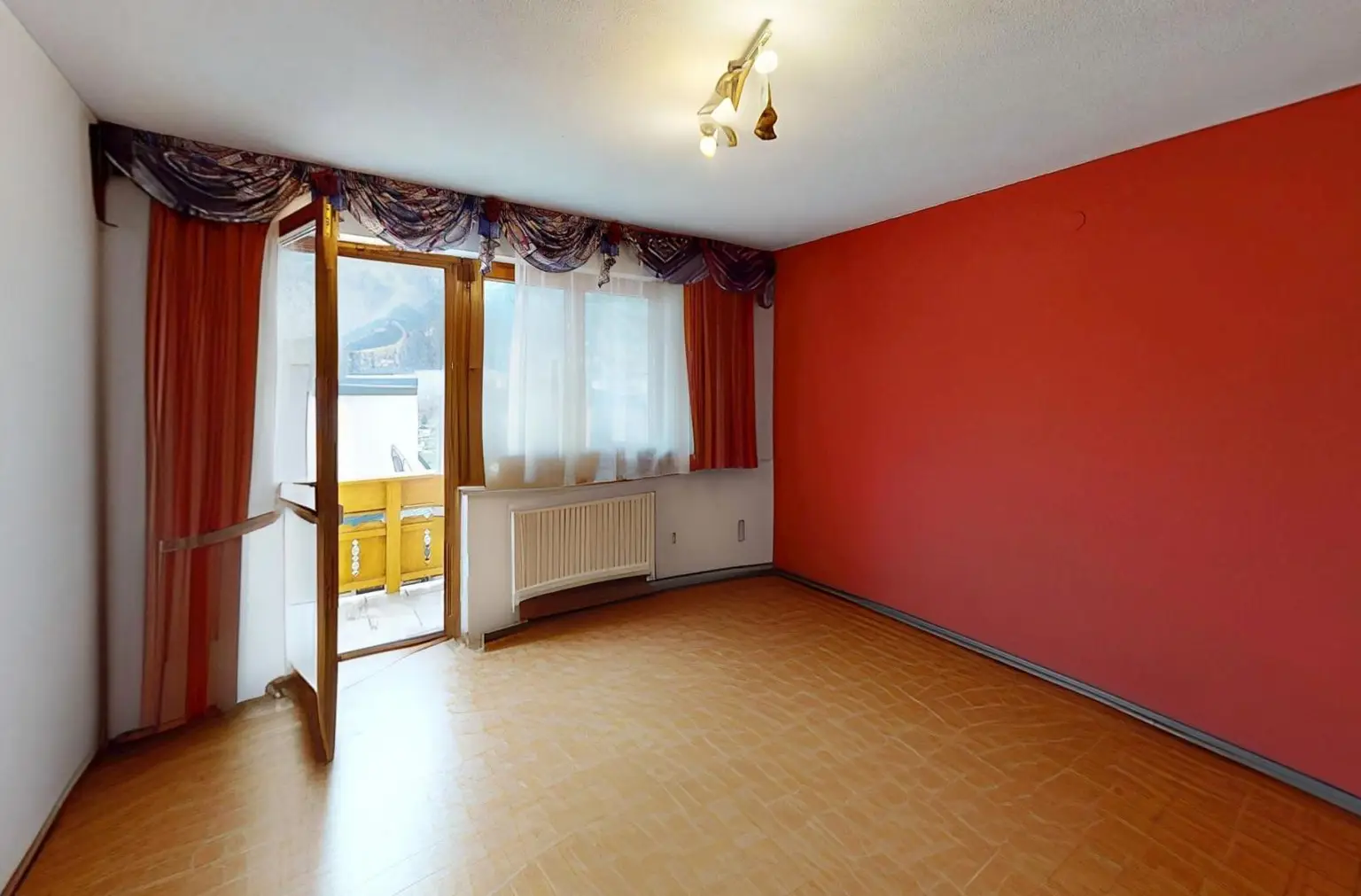 Sonnigste Lage Landecks mit traumhafter Aussicht – Haus mit viel Potenzial!