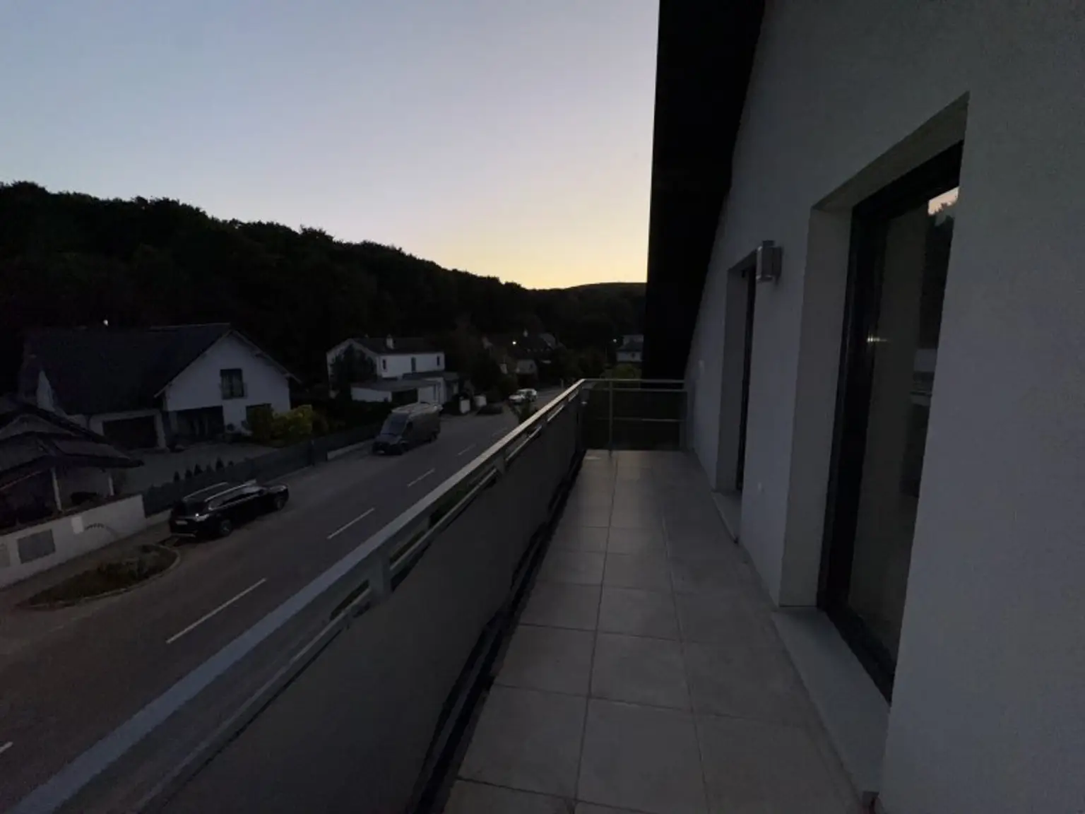 GROßZÜGIGE 4-ZIMMER DACHGESCHOSSWOHNUNG MIT BALKON! AB SOFORT VERFÜGBAR!