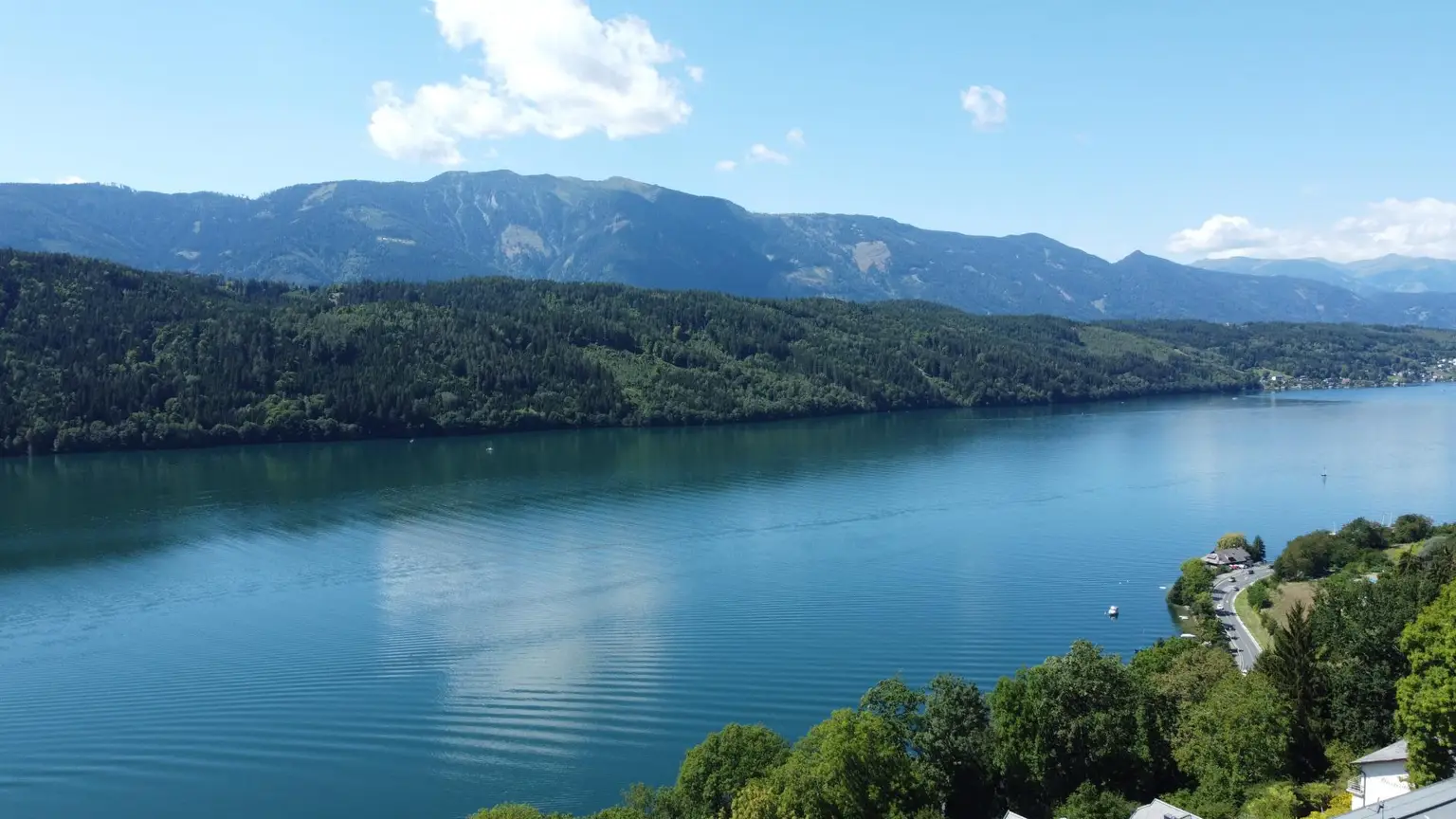 See- und Bergpanorama