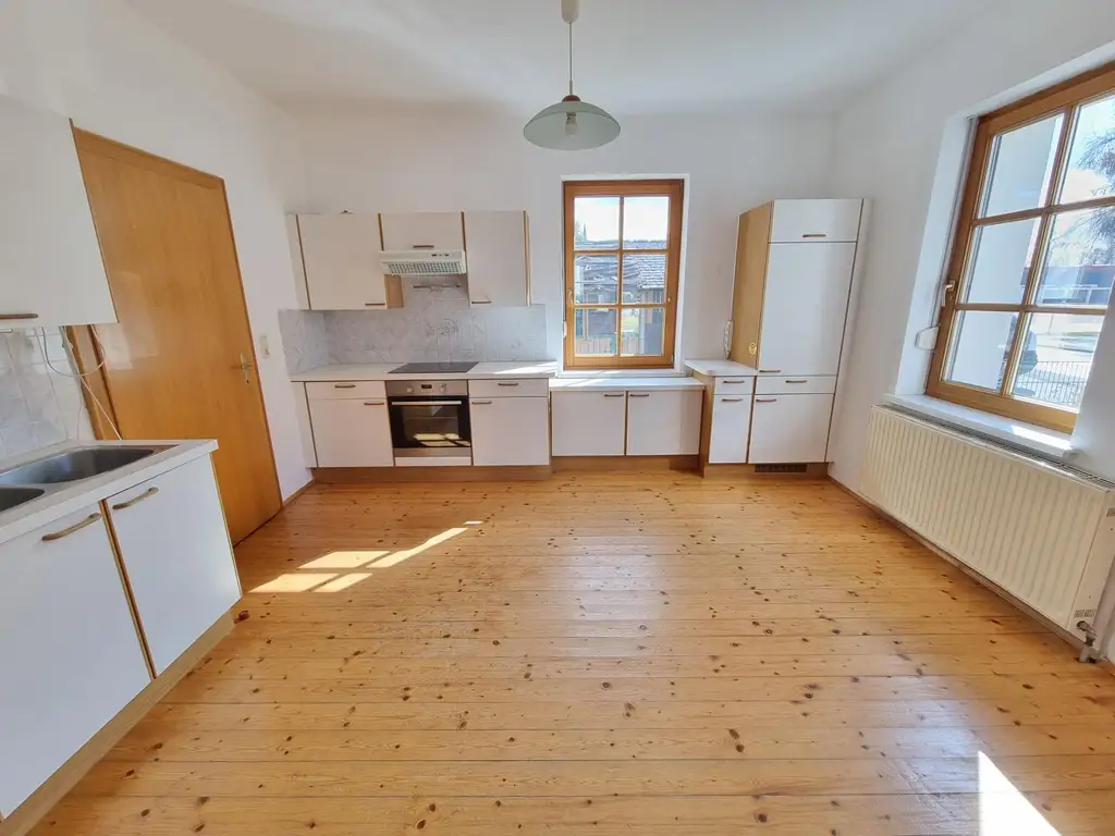 Helle 2-Zimmer-Terrassen-Wohnung mit allg. Garten!