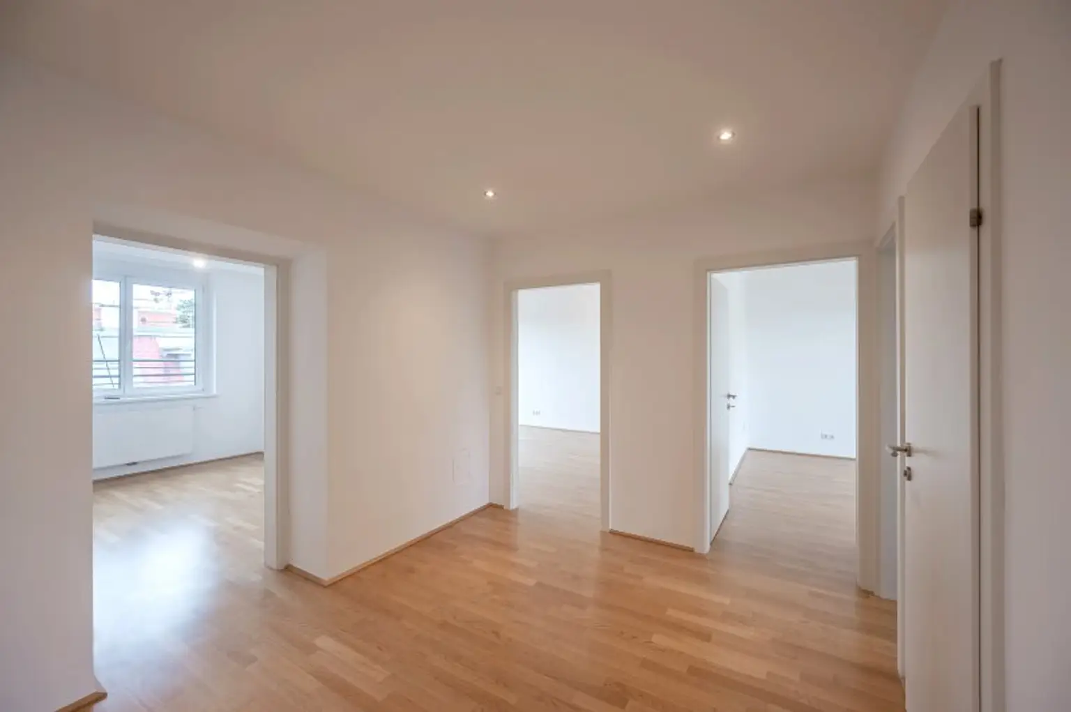 +++ NEU +++ helle 3-ZIMMER TRAUMWOHNUNG MIT 2 TERRASSEN, optimale Aufteilung, letzter Stock, Küche separat. Tolle Lage! ++++
