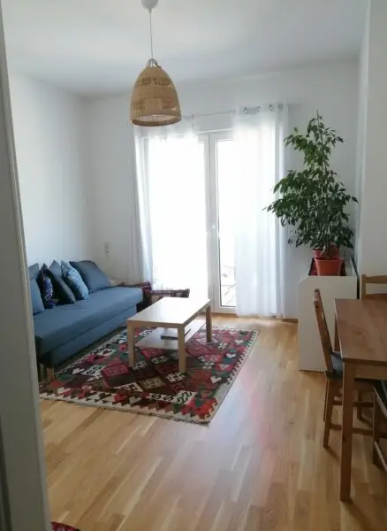 Bbefristet vermietete und klimatisierte 2-Zimmer-Wohnung mit hofeseitiger Terrasse mit opt. Garagenstellplatz!