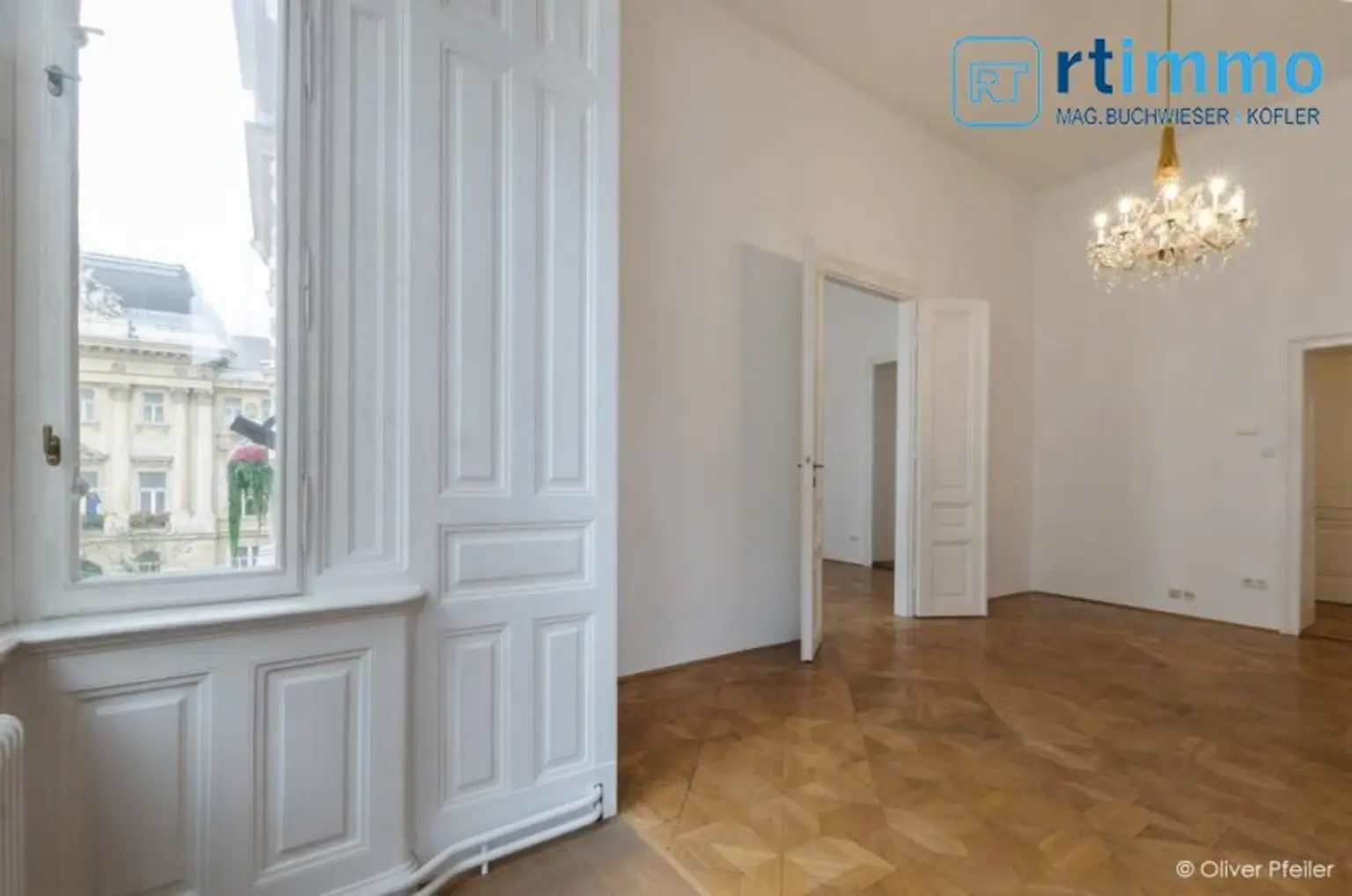 REPRÄSENTATIVE KLASSISCHE BEL ETAGE WOHNUNG IM BOTSCHAFTSVIERTEL