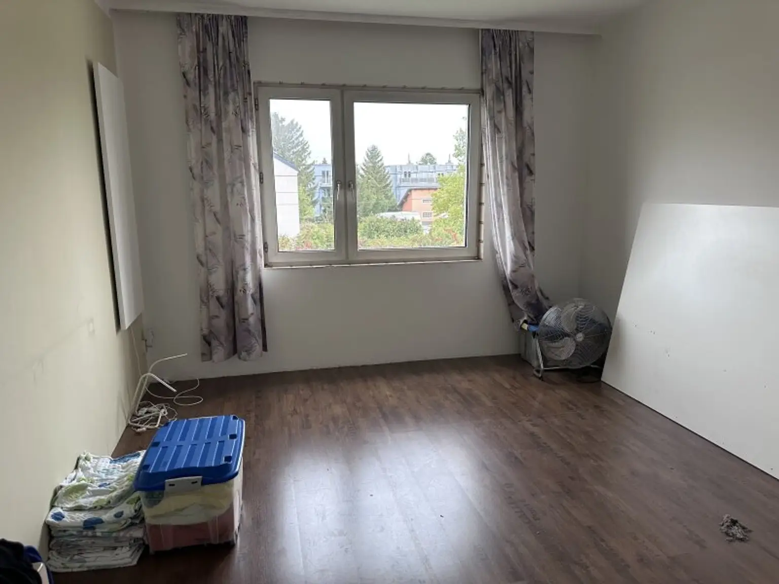 Grundstück mit Zweifamilienhaus in Ruhelage - Variable Gestaltungsmöglichkeiten vorhanden