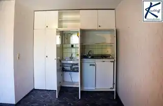 Singleküche etc. in Wohn-Schlaf-Raum UG