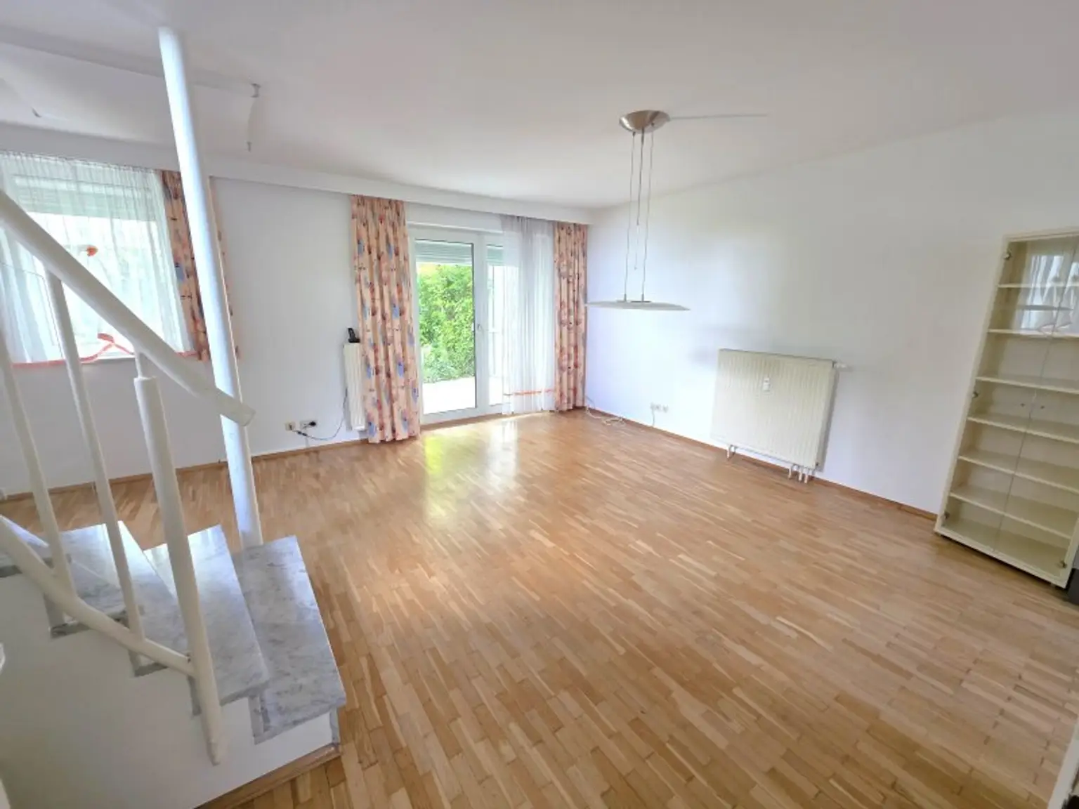 Gut aufgeteilte Doppelhaushälfte für Familien!