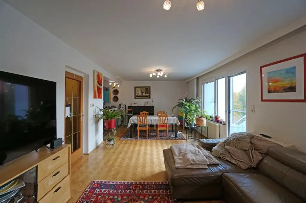 Familienfreundliches Reihenhaus mit Garten und Garage im Ortskern
