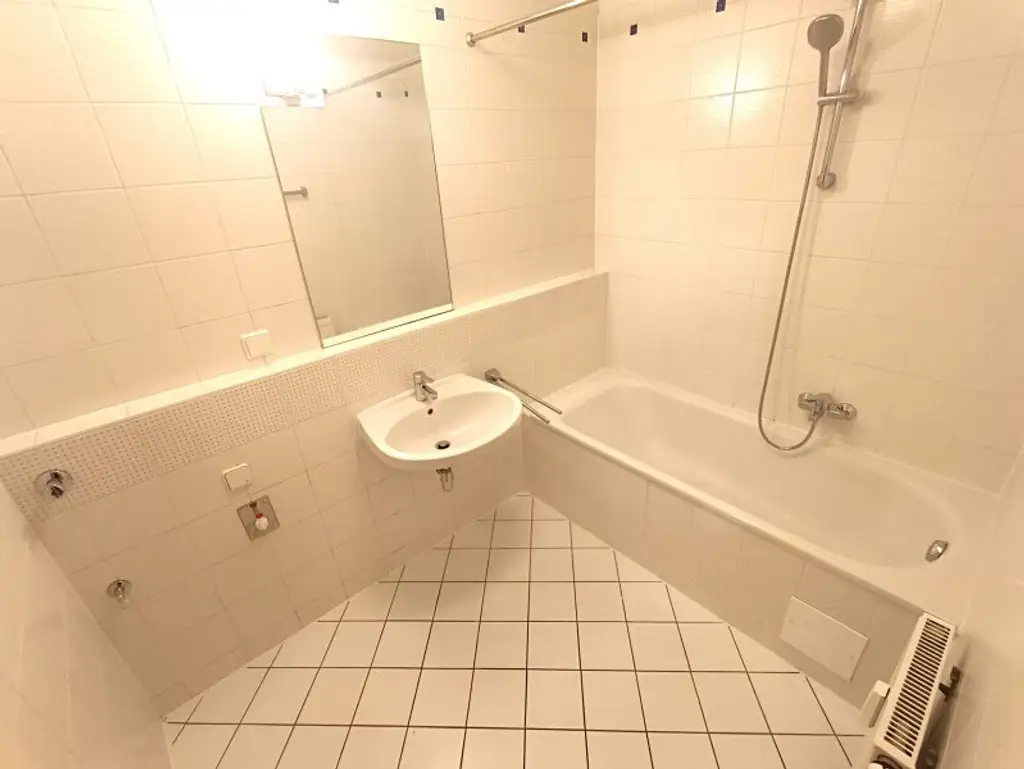2-Zimmer Wohnung im Neubau! Nähe U6 Thaliastraße! Ruhelage und Ausrichtung in den Innenhof! Grünblick! Fernwärme!