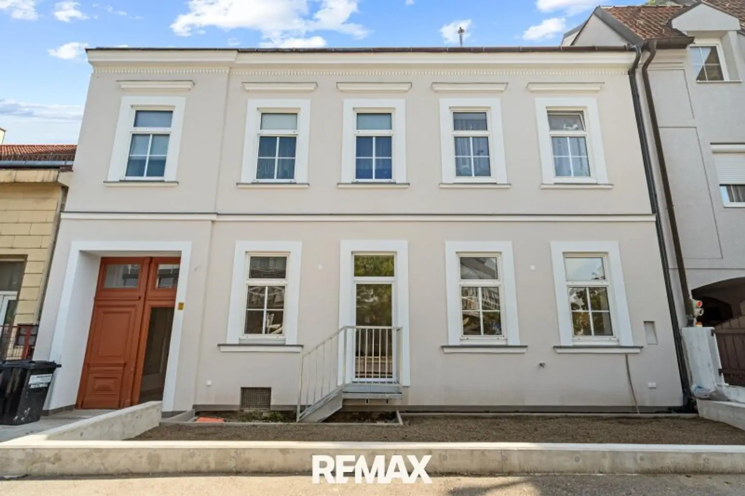 Hausansicht straßenseitig mit zukünftigem