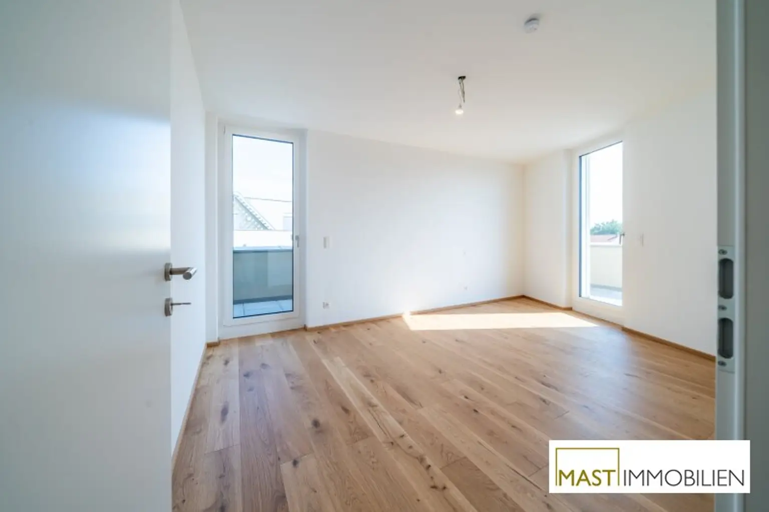 *Sommer 2025* Einzigartige Dachgeschosswohnung mit 125 qm Freifläche - Provisionsfrei!