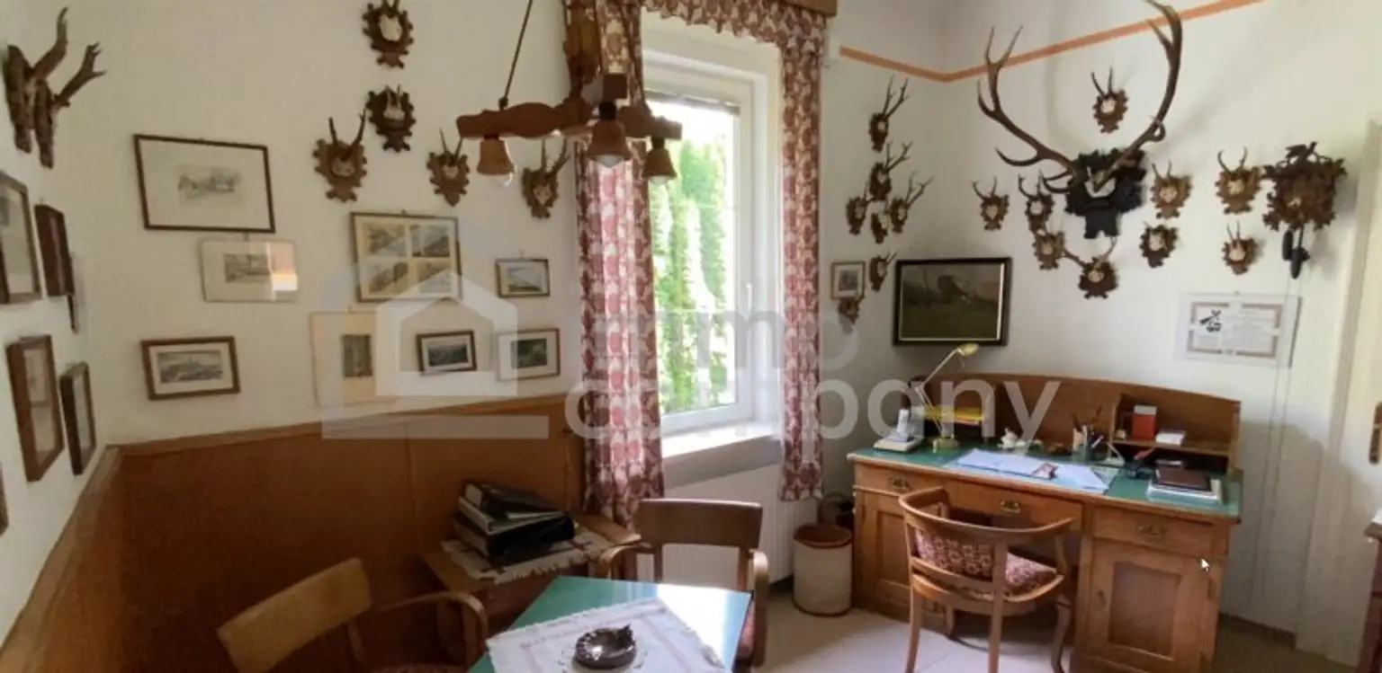 Elegantes Landhaus mit privatem Waldstück