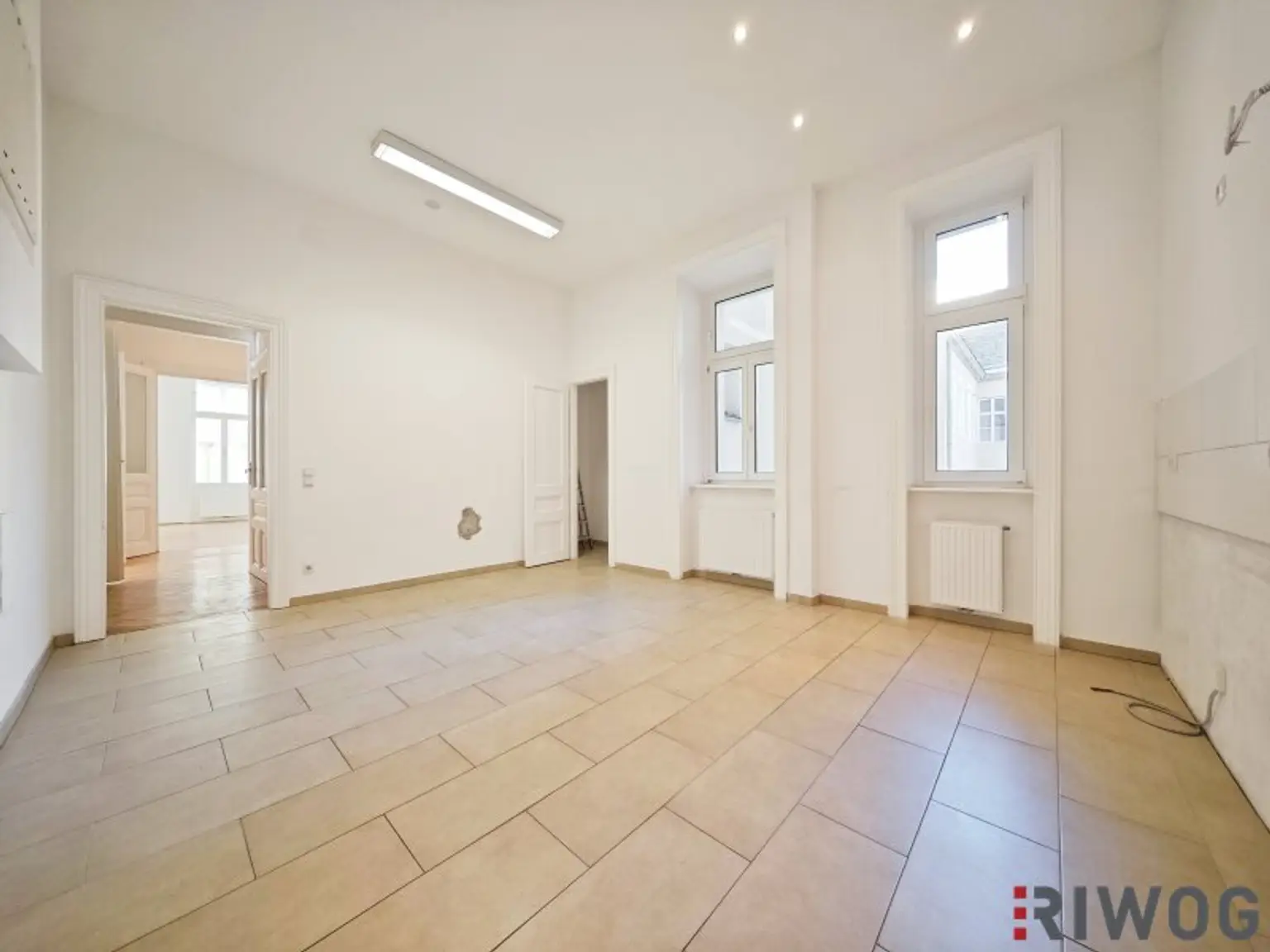 Topsaniertes Stilaltbaubüro in Naschmarktnähe | sehr hell | 154m² mit 4 bis 5 Zimmern | Luftwärmepumpe