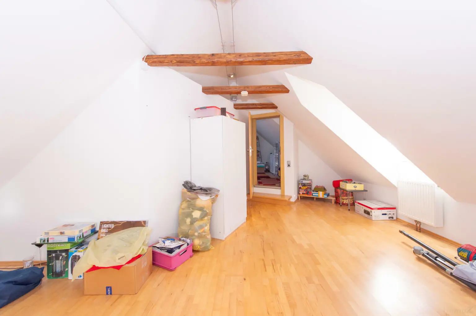 Großzügiges Einfamilienhaus mit viel Platz, hohem Potenzial und hoher Bebauungsdichte – Ideal für Familien oder Investoren