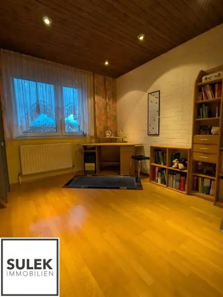 Breitenfurterstraße 222: perfekt aufgeteilte Wohnung im 3. Stock OHNE Lift (mit Balkon und Weitblick)