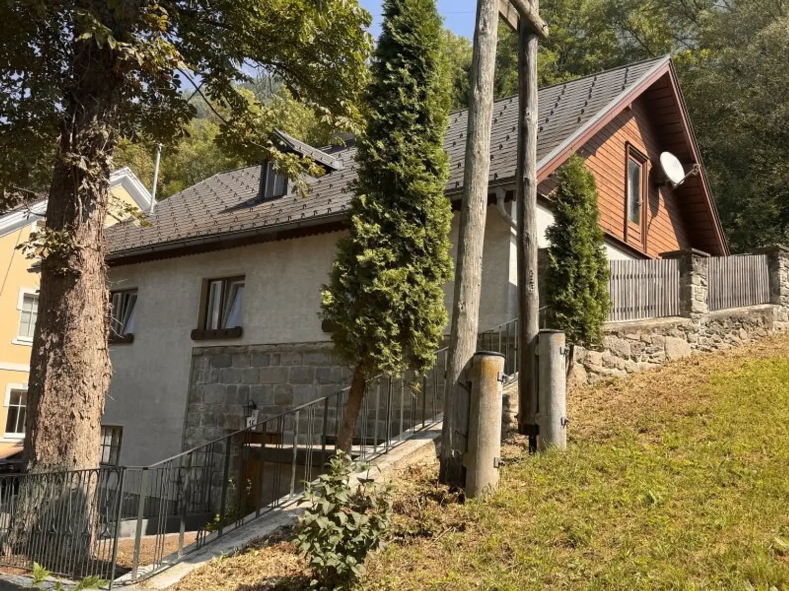 Vielseitig nutzbares Wohnhaus mit Ausbaupotenzial