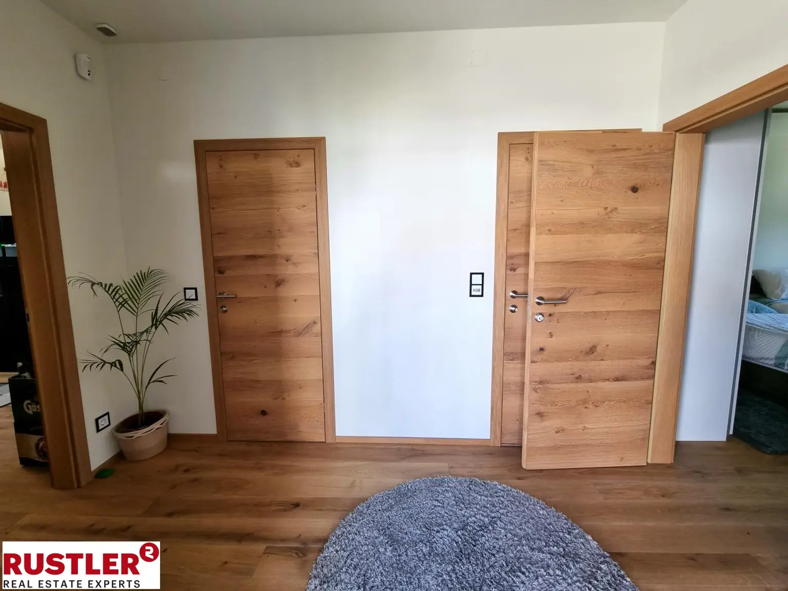 Großzügiges Einfamilienhaus mit separater Wohneinheit  & Pool