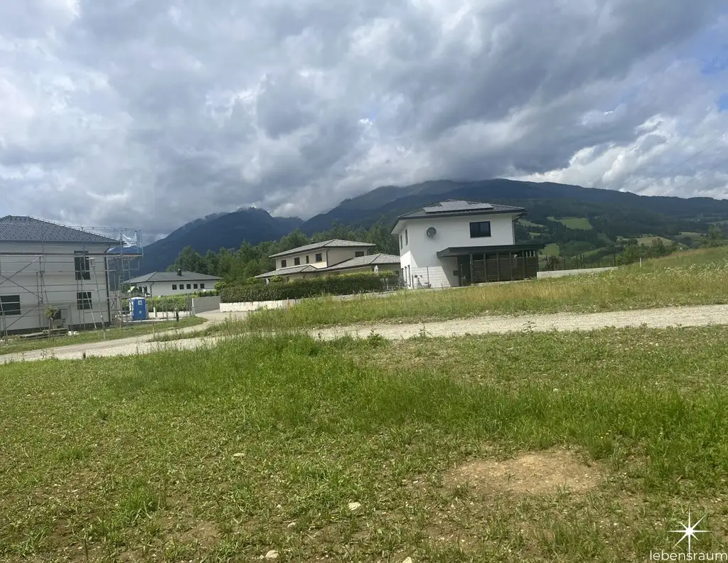 An neuer Siedlung angrenzend. Alleinlage mit Seeblick und Wald - Seeboden/Lurnbichl.