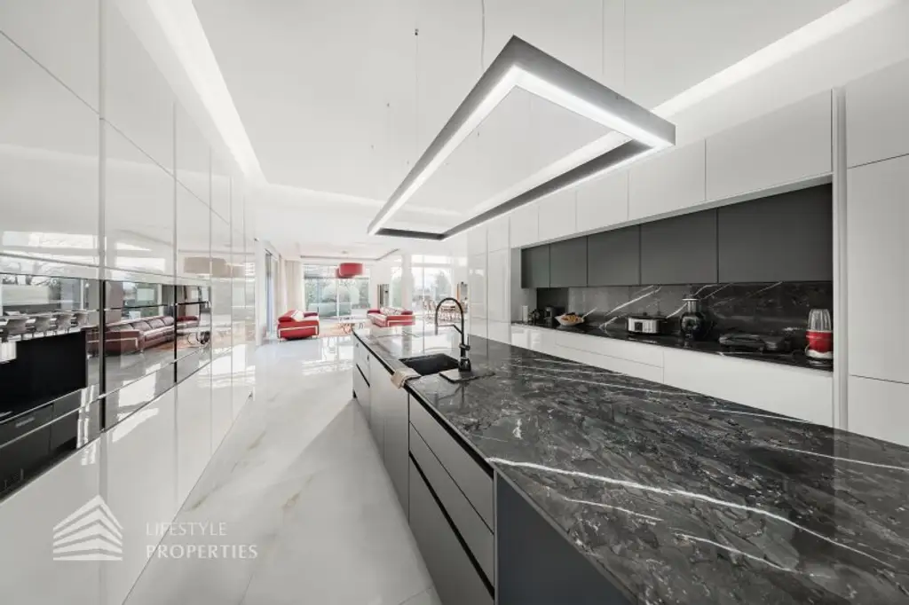 Grandiose Luxusvilla mit Pool - Ihr Rückzugsort Nähe Wienerberg