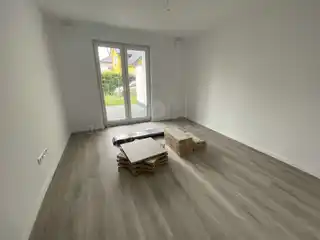 Schlafzimmer mit Zugang zur Terrasse