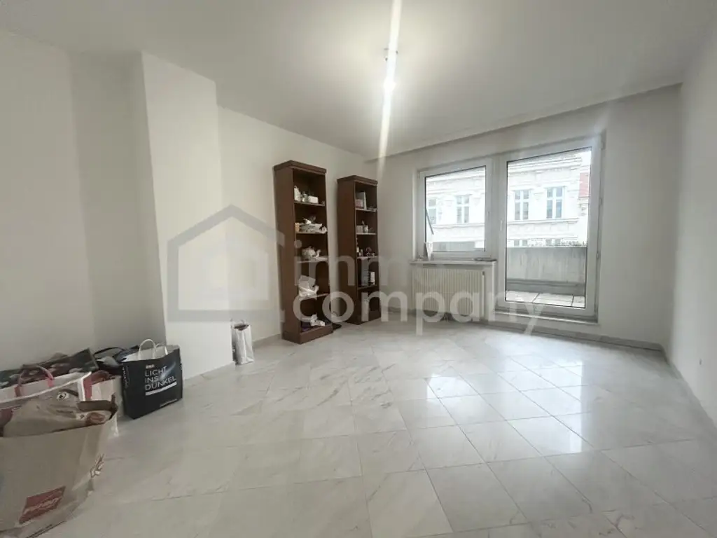 Stilvolles Wohnen mit Doppelbalkon in zentraler Lage