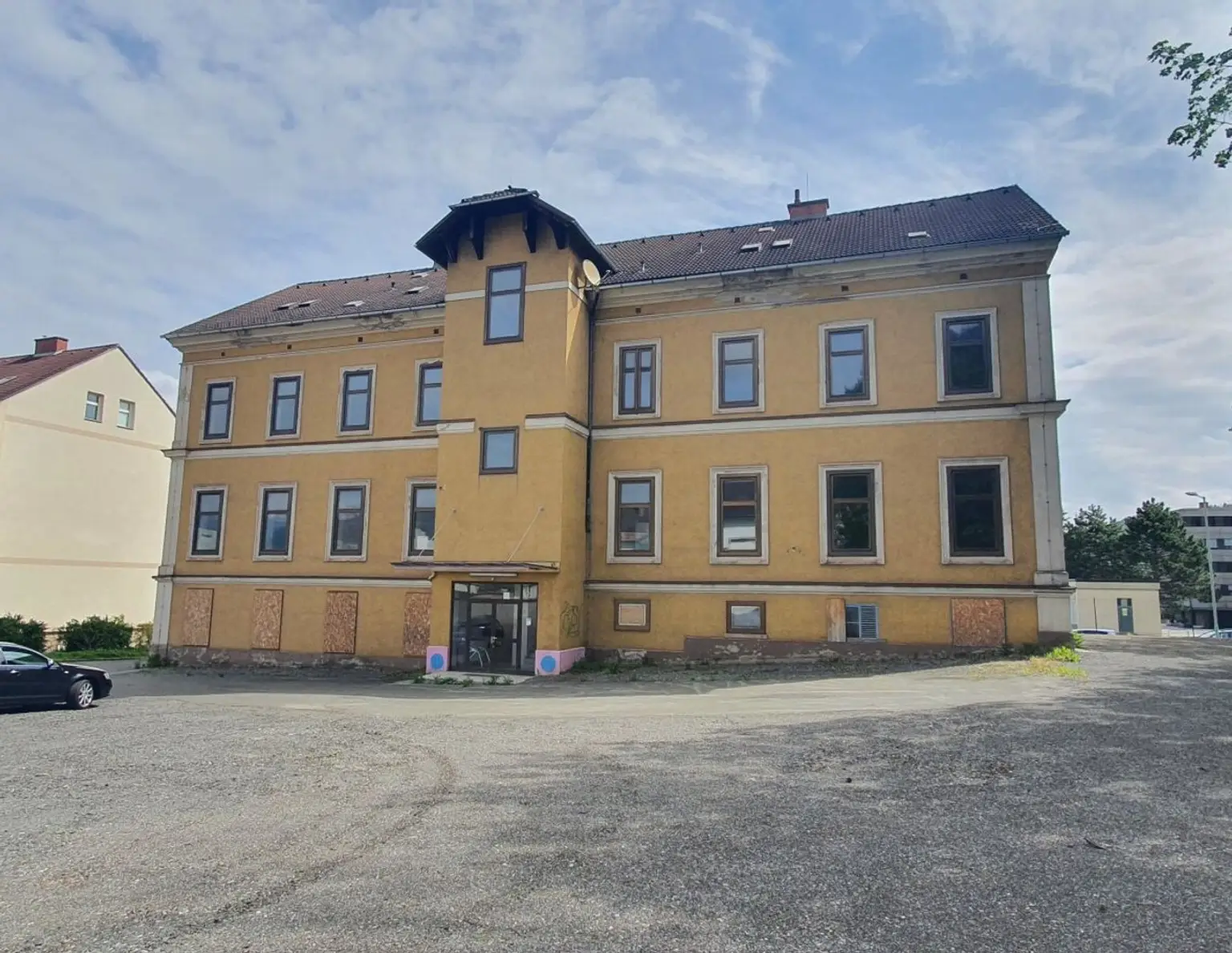 Leoben! - Sanierungsbedürftiges Gewerbeobjekt mit Ausbau- und Zubau Potential!