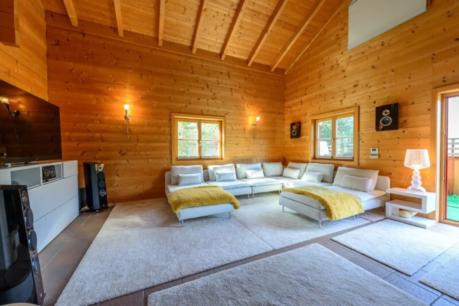 Luxuriöses Wohnhaus in ökologischer Holzbauweise