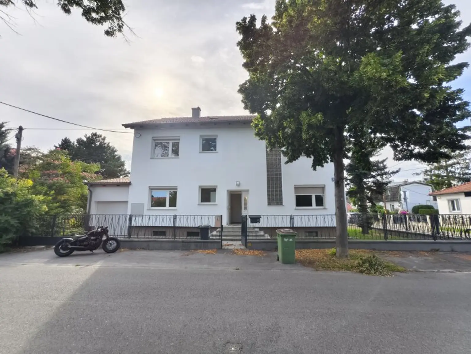 Provisionsfrei - Moderne 4 Zimmer-Wohnung (Küche extra) mit Balkon in Ruhelage – Eigengrund - Viele Extras für ihr Wohlbefinden