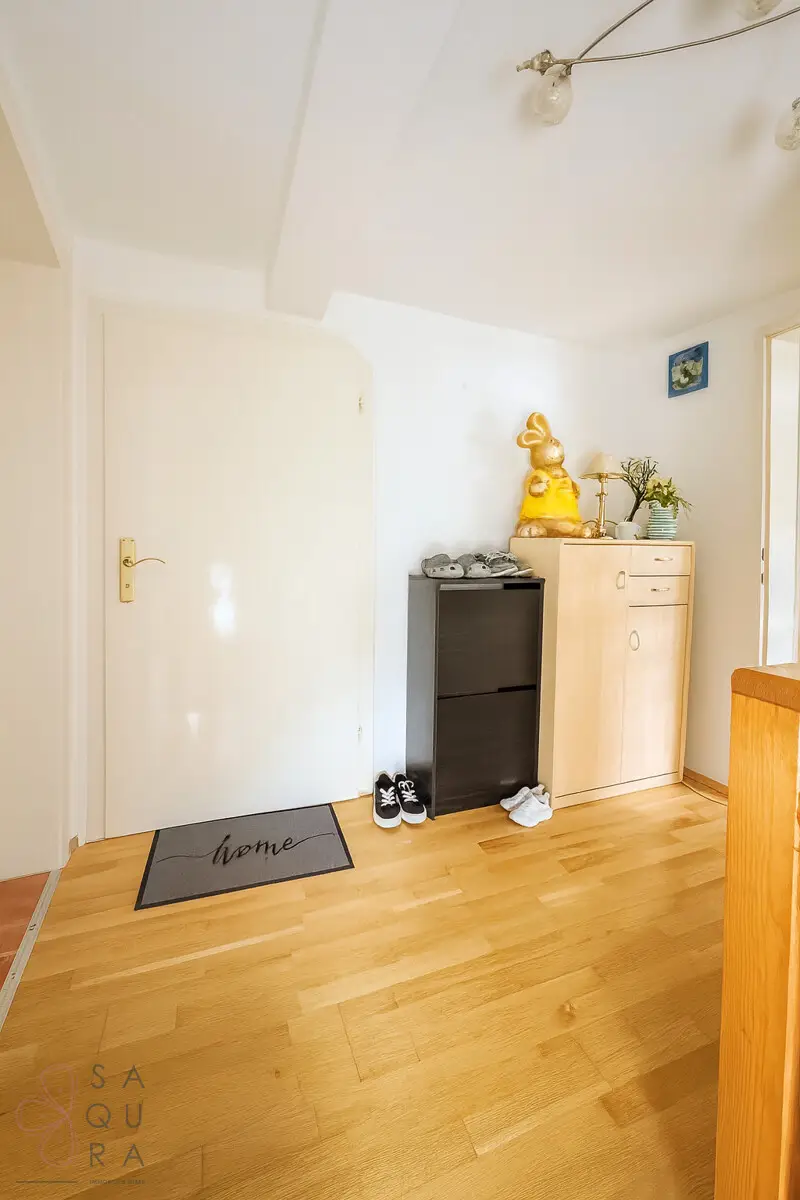 Charmantes Einfamilienhaus mit Einliegerwohnung, Garten und Garage – vielseitig nutzbar