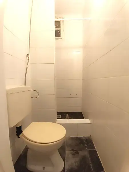 Sanierungsbedürftige 1-Zimmer Wohnung im Erdgeschoss! Küche separat! Nähe Parkanlage Familienplatz & U3 Ottakring!