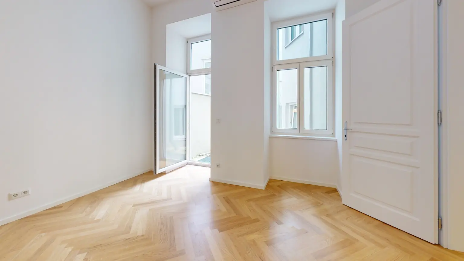 "Urban Oasis" - Moderne Altbauwohnung mit einzigartiger Raumhöhe und Terrasse