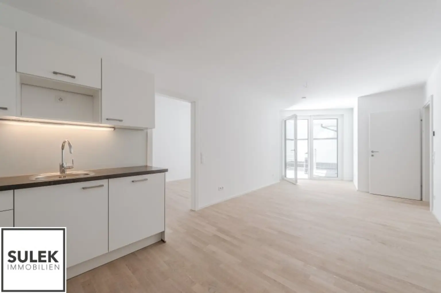 Ab Mitte Dezember  verfügbar ~ moderne 3 Zimmer Neubauwohnung mit Innenhof-Terrasse in beliebter Lage ~ Kaiserstraße U6 nähe!