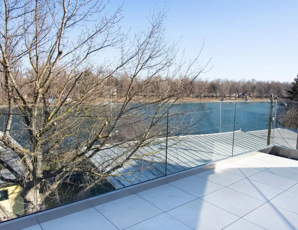 Erstbezug: 2-Zimmer-Penthouse mit Wasserblick!