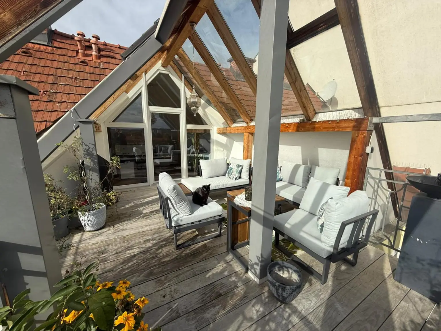 Traumhafte Penthousewohnung als Maisonette mit Dachterrasse und Garage