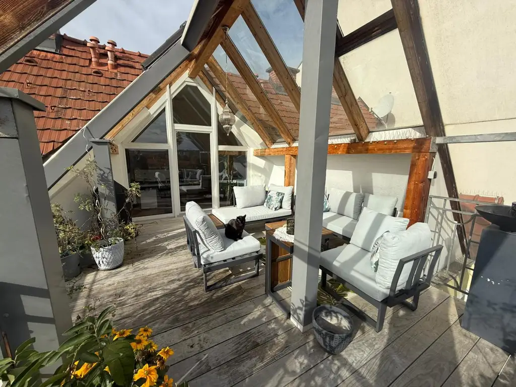 Traumhafte Penthousewohnung als Maisonette mit Dachterrasse und Garage